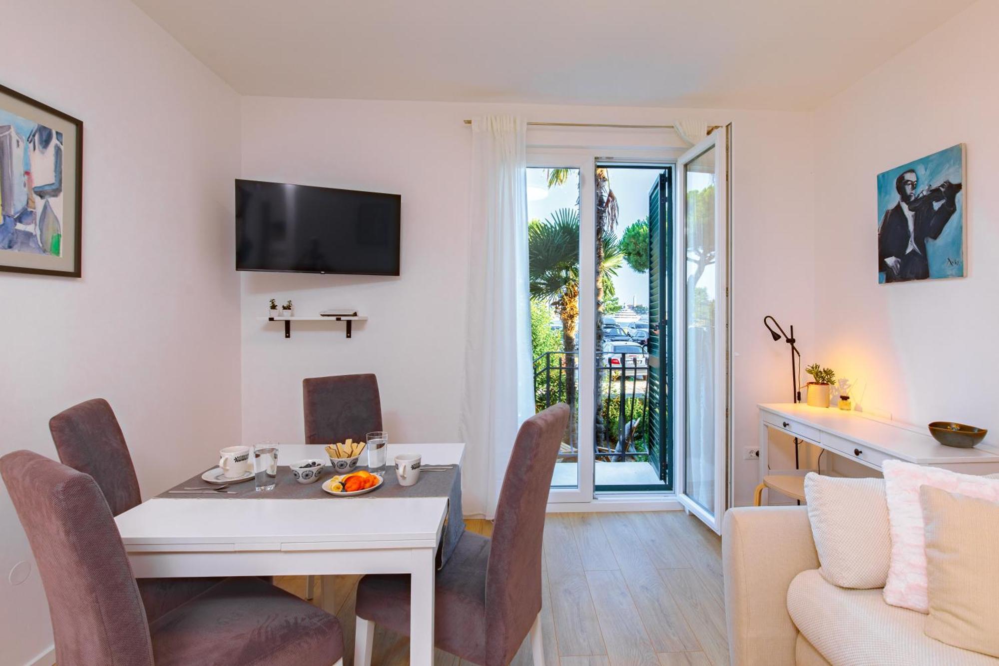Santa Fuma Apartment Ровінь Екстер'єр фото